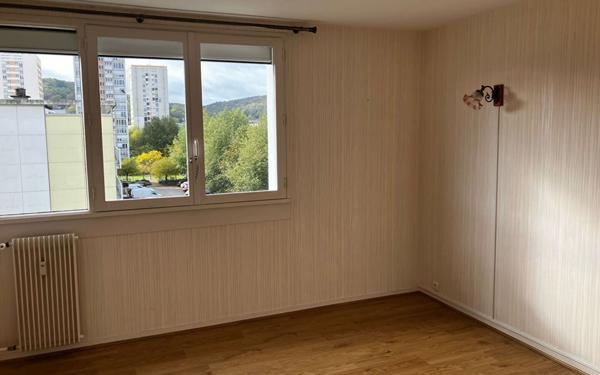 Appartement à louer    2 pièces • 72,45 m2 Elbeuf