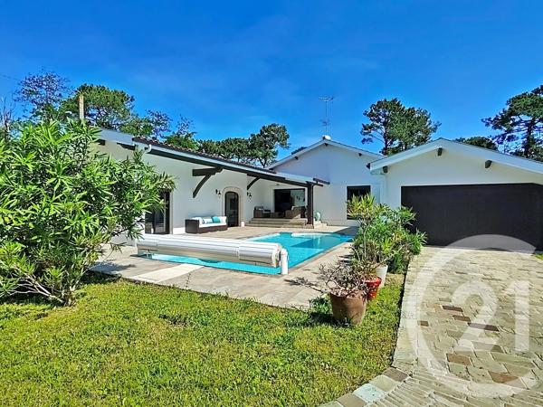 Maison à vendre  6 pièces - 142,21 m 2   ANGLET  - 64