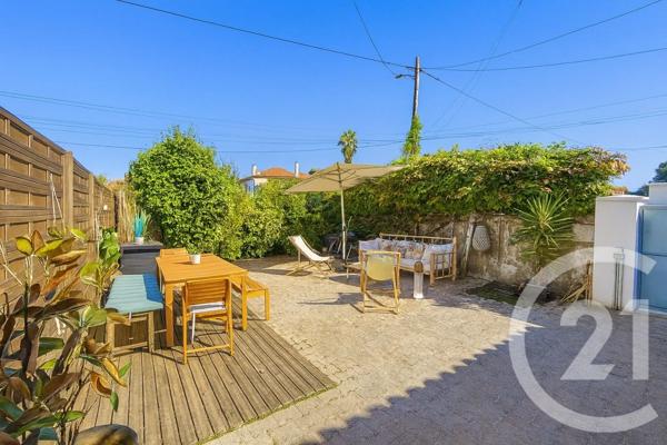 Maison à vendre  6 pièces - 142,21 m 2   ANGLET  - 64