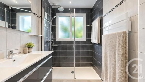 Maison à vendre  6 pièces - 142,21 m 2   ANGLET  - 64