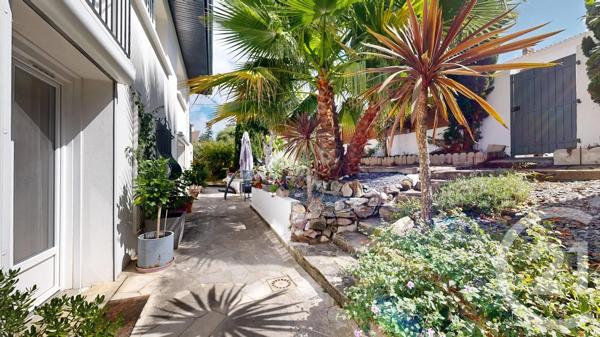 Maison à vendre  6 pièces - 142,21 m 2   ANGLET  - 64