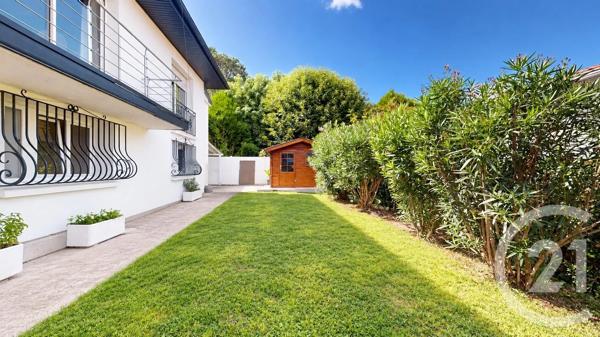 Maison à vendre  6 pièces - 142,21 m 2   ANGLET  - 64