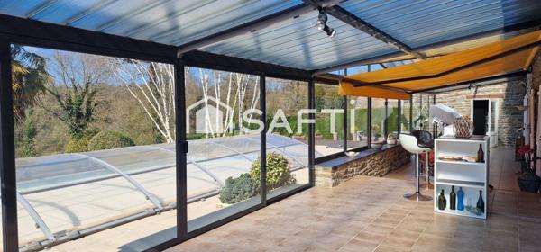 Grande longère avec vie de plain pied et piscine.