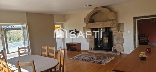 Grande longère avec vie de plain pied et piscine.