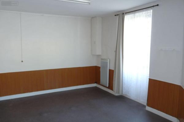 Maison à vendre à Chantrigné en Mayenne (53300), ref : 53075DLS25028