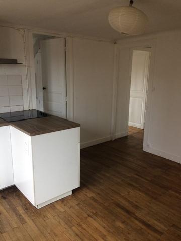 PROCHE ROND POINT DE PARIS T2 MANSARDE,  
Nantes 44000