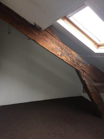 PROCHE ROND POINT DE PARIS T2 MANSARDE,  
Nantes 44000