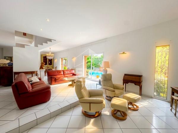 A VENDRE -MAS DE CARACTÈRE À CABESTANY , 330 M² HABITABLE ,PISCINE ET INTIMITÉ ABSOLUE