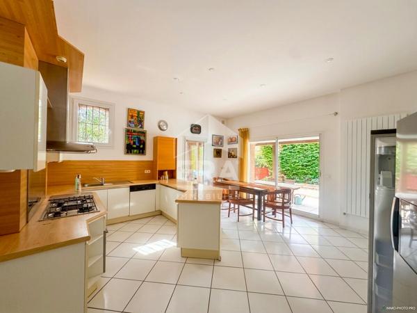 A VENDRE -MAS DE CARACTÈRE À CABESTANY , 330 M² HABITABLE ,PISCINE ET INTIMITÉ ABSOLUE
