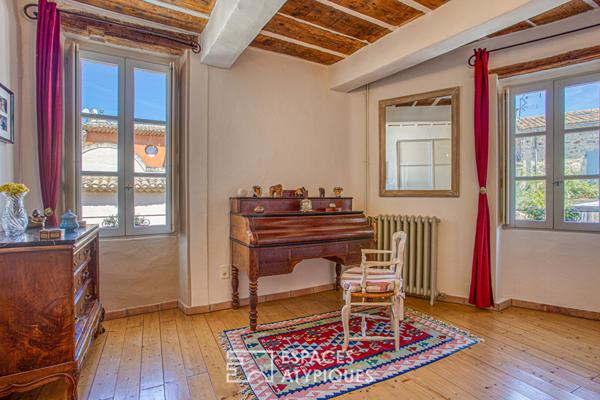 Retour aux sources, maison de village avec terrasse et sa vue