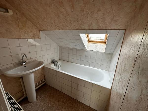 Votre agence l'Adresse vous présente ce duplex dans le quartier du ROND-POINT / MASSILLON
