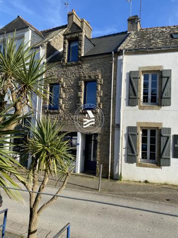 Locmariaquer - Maison de pays en pierres rénovée