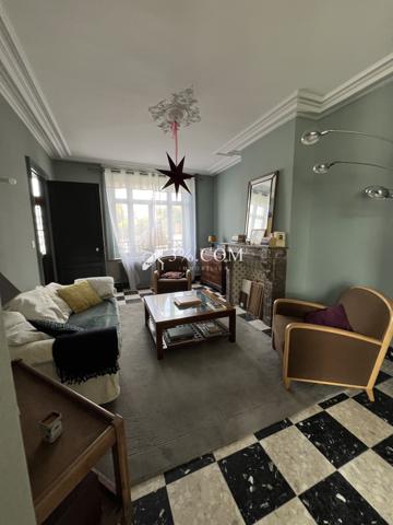 Maison 6 pièce(s) 4 chambre(s) 168 m²