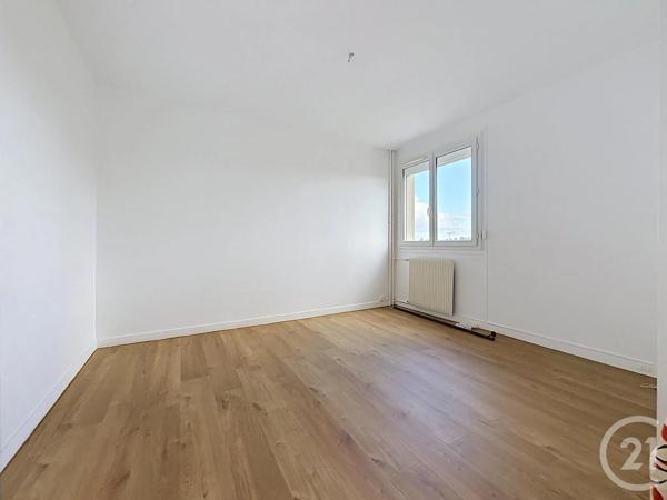 Appartement F5 à vendre  5 pièces - 102 m 2   CHARTRES  - 28