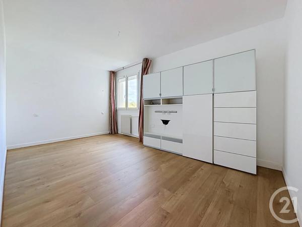 Appartement F5 à vendre  5 pièces - 102 m 2   CHARTRES  - 28