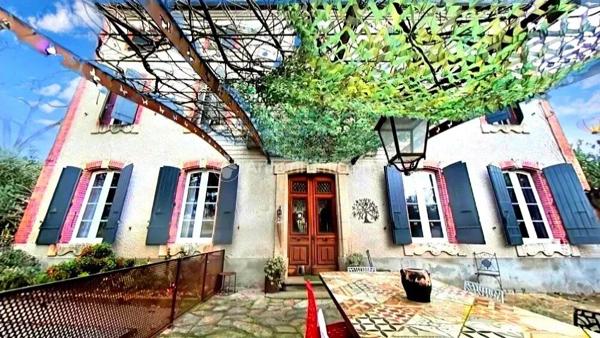 Vente                                                      Propriété
                        
                     7 pièces                      334 m2                     à Castres