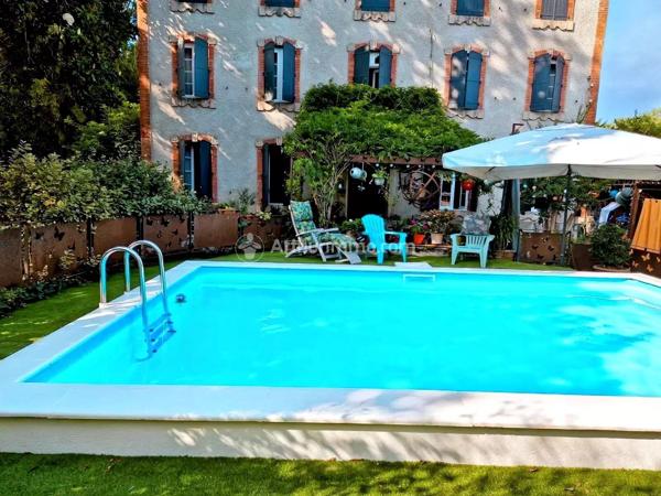 Vente                                                      Propriété
                        
                     7 pièces                      334 m2                     à Castres
