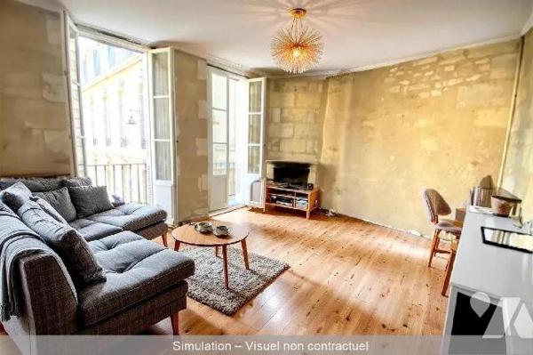 BORDEAUX Plein centre secteur Place Camille Julian
Maison de ville en pierres sur trois niveau...