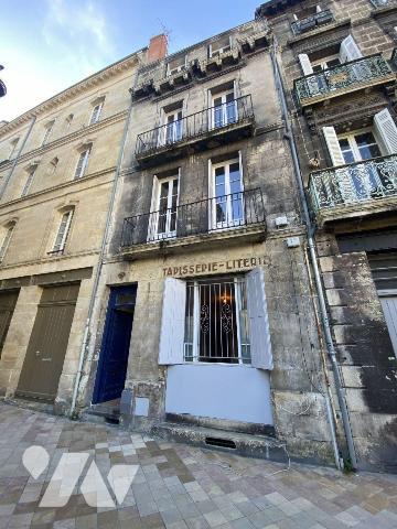 BORDEAUX Plein centre secteur Place Camille Julian
Maison de ville en pierres sur trois niveau...