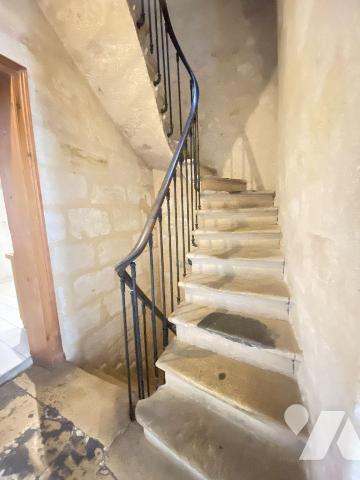 BORDEAUX Plein centre secteur Place Camille Julian
Maison de ville en pierres sur trois niveau...