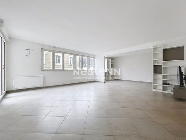 A vendre - Appartement Type 5 de 118 m² avec balcon, garage, stationnement et cave dans résidence avec ascenseur "Angers Lafayette/ Gare"