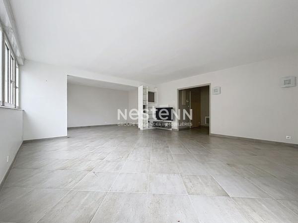 A vendre - Appartement Type 5 de 118 m² avec balcon, garage, stationnement et cave dans résidence avec ascenseur "Angers Lafayette/ Gare"