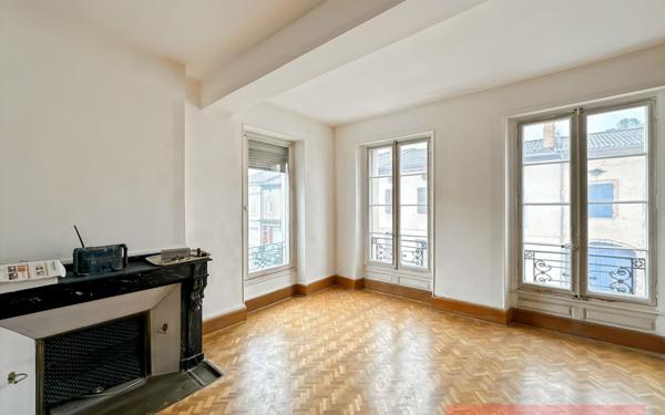 Maison à vendre    8 pièces • 429 m2 Graulhet