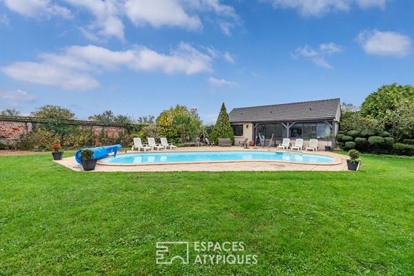 Demeure de style Anglo Normand avec piscine et parc arboré