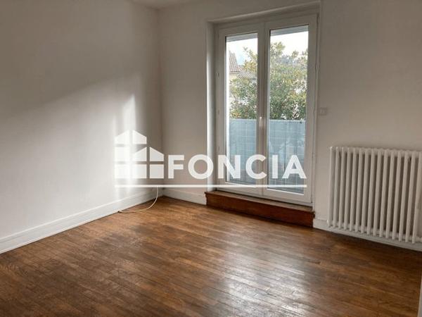 À vendre Immeuble 178 m² - Chabanais 16150