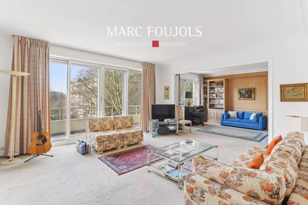 Paris XVI Appartement avec balcon et vue dégagée