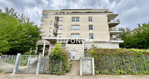 Location Appartement 3 pièces 66.09 m² - Bron 69500