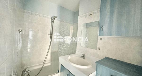 Location Appartement 3 pièces 66.09 m² - Bron 69500