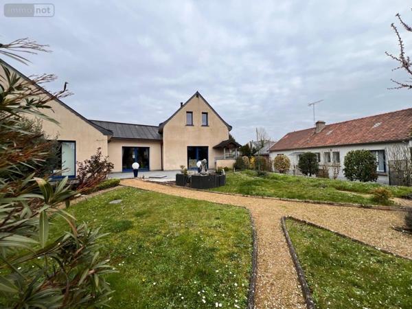 Maison à vendre à Angers dans le Maine-et-Loire (49100), ref : 49107-1143   
Justices