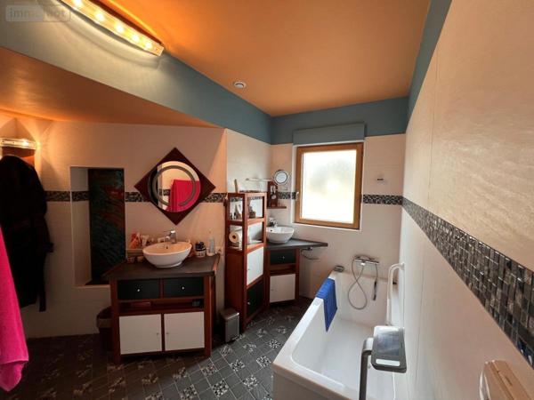 Maison à vendre à Angers dans le Maine-et-Loire (49100), ref : 49107-1143   
Justices