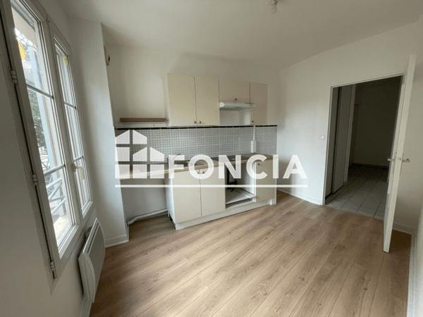 Location Appartement 4 pièces 82.46 m² - 20 GRANDE RUE Montluel 01120