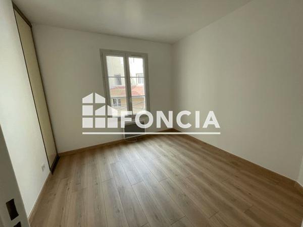 Location Appartement 4 pièces 82.46 m² - 20 GRANDE RUE Montluel 01120