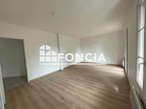 Location Appartement 4 pièces 82.46 m² - 20 GRANDE RUE Montluel 01120