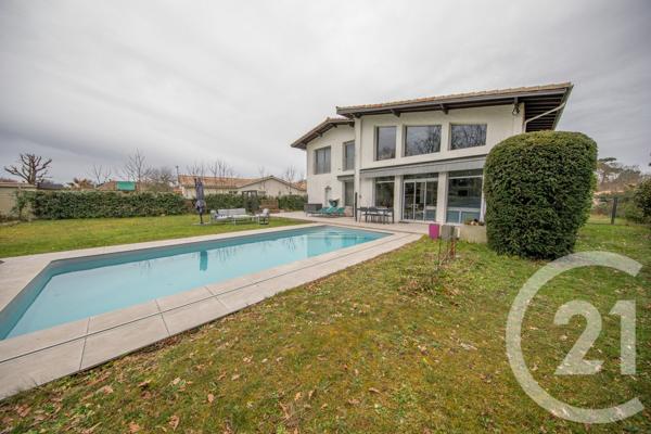 Maison à vendre  7 pièces - 190,98 m2 ST JEAN D ILLAC - 33