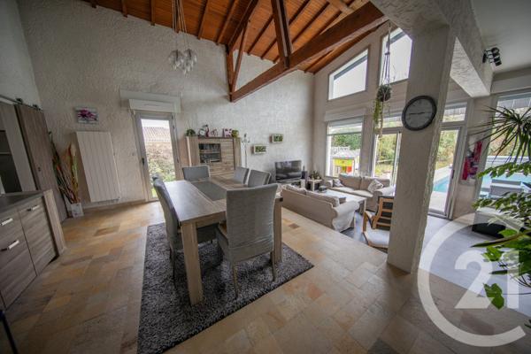 Maison à vendre  7 pièces - 190,98 m2 ST JEAN D ILLAC - 33
