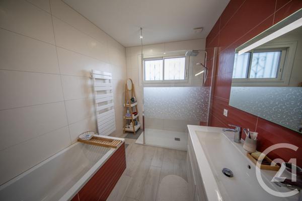 Maison à vendre  7 pièces - 190,98 m2 ST JEAN D ILLAC - 33