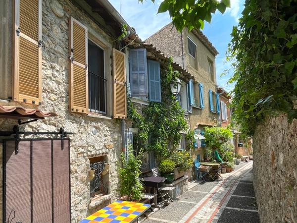 Dpt Alpes Maritimes (06), à vendre ASPREMONT maison de village type 4 pièces