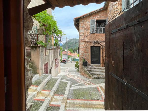 Dpt Alpes Maritimes (06), à vendre ASPREMONT maison de village type 4 pièces