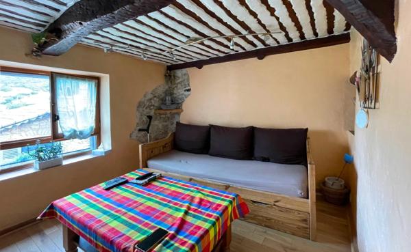 Dpt Alpes Maritimes (06), à vendre ASPREMONT maison de village type 4 pièces