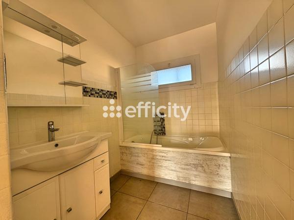 Appartement
         4 pièces
        - 88 m² 162 000 € *