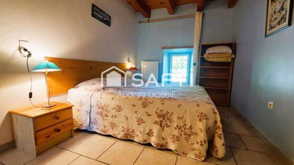 07140 Les Vans : Ensemble de deux maisons sur 4150m² de terrain