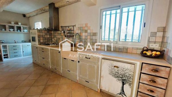 07140 Les Vans : Ensemble de deux maisons sur 4150m² de terrain