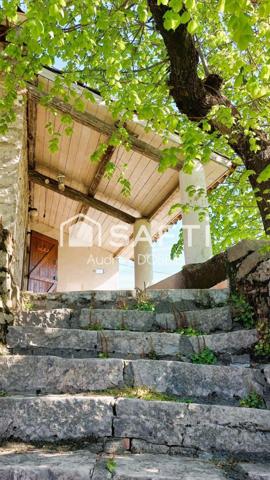 07140 Les Vans : Ensemble de deux maisons sur 4150m² de terrain