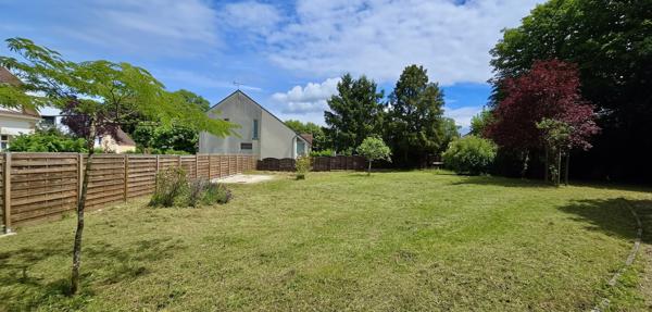 Terrain
        
        - 590 m² 185 000 € *