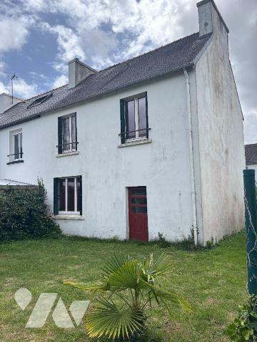 Maison a Vendre à BRIEC, en Finistère Sud (29), en EXCLUSIVITE, en Fond d'impasse dans le Bourg...