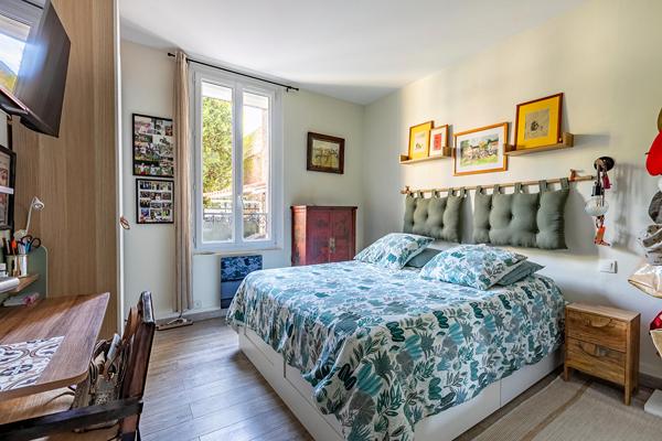 Appartement rénové avec terrasse et jardin proche de la gare de Chantilly